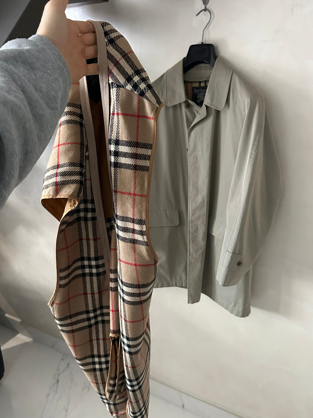 Trench corto Burberry - M